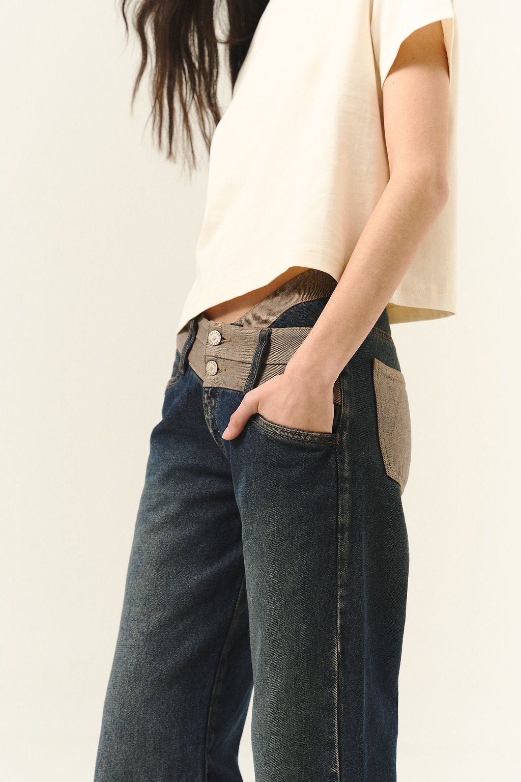 Statement Jean in Washed Brown Indigo